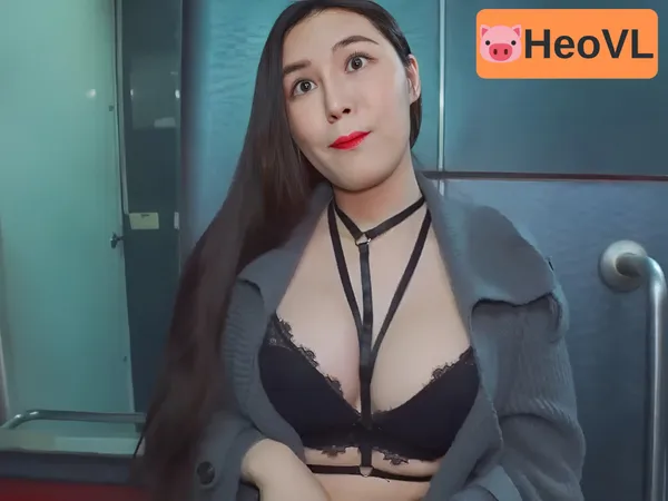 sex halloween Mua dâm em gái vú bự